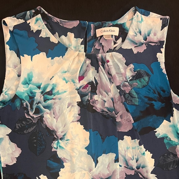 Calvin Klein Women’s Floral Top Pleated Neck Sleeveless Cami Size Large - Picture 2 of 9